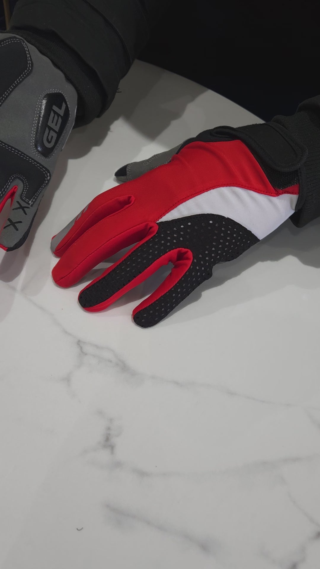 Retro Cycling Glove: Classic Style for Timeless Rides - Vintage-inspired design, comfort, and durability for a stylish cycling experience